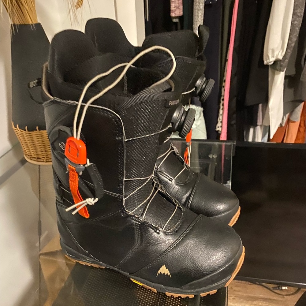Burton Men’s Photon Snowboard boots. Size 9. Used - like new.